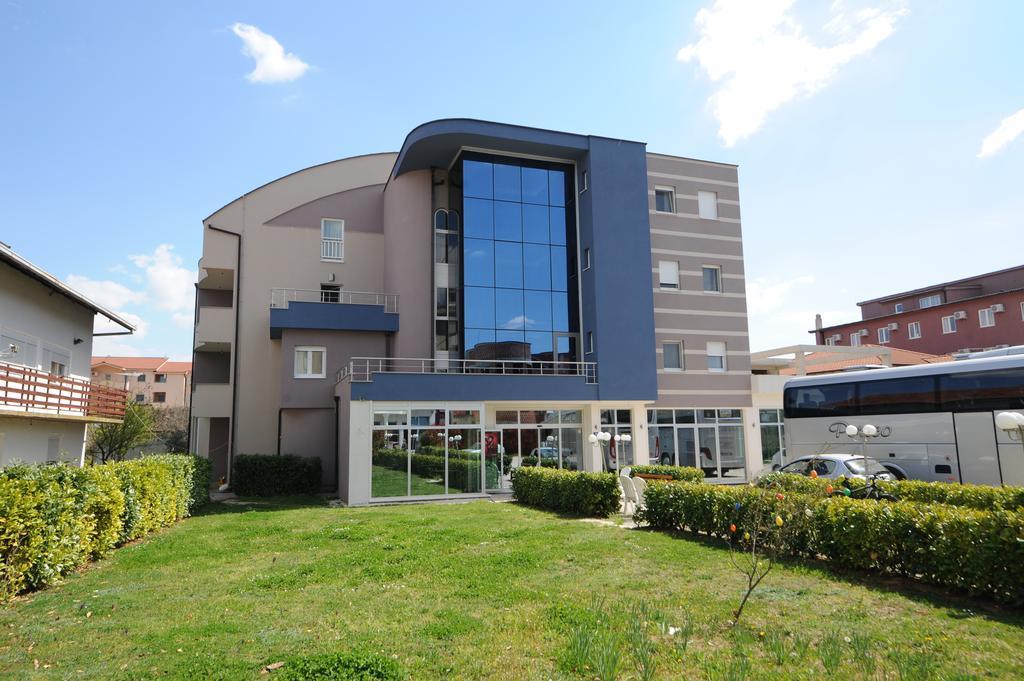Hotel Rosabel Medjugorje Exterior photo
